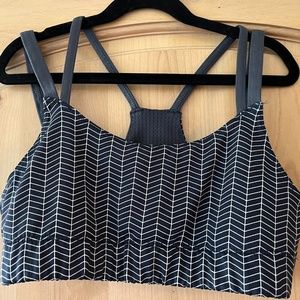 Oiselle Strappy Sports bra size M, B&W